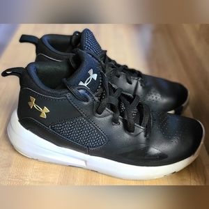 Boys UNDER ARMOUR Basketball Shoes